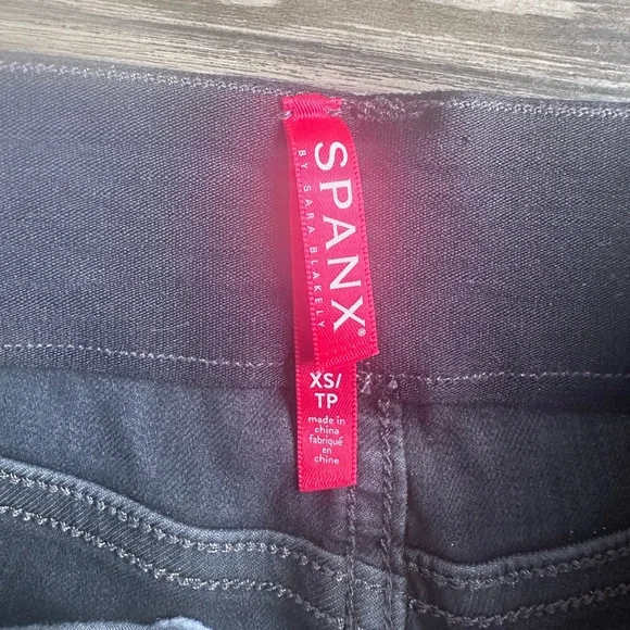 SPANX Stretch Twill Shorts 4” in Washed Black - Picture 3 of 5